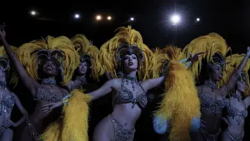Backdrop to the movie "Taylor Swift | The Official Release Party of a Showgirl" #1184277